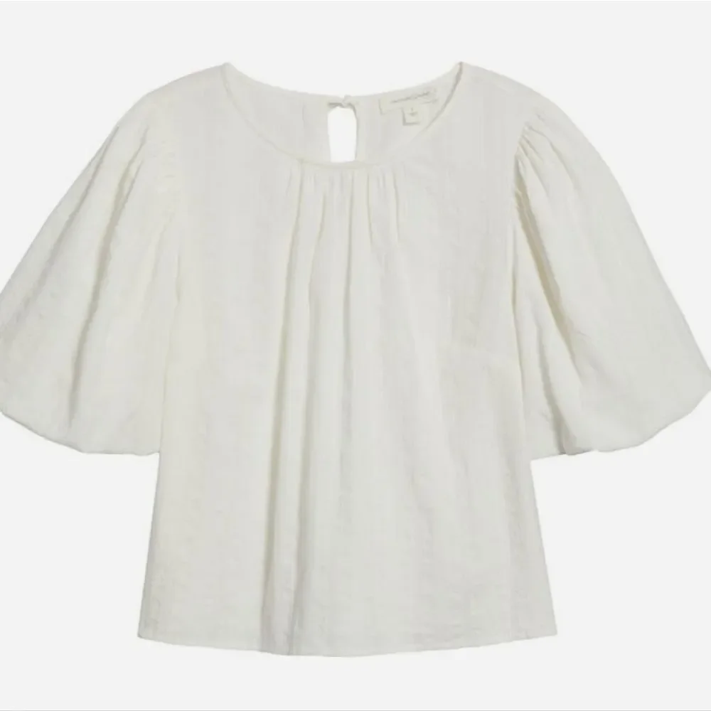 Treasure & Bond lightweight white